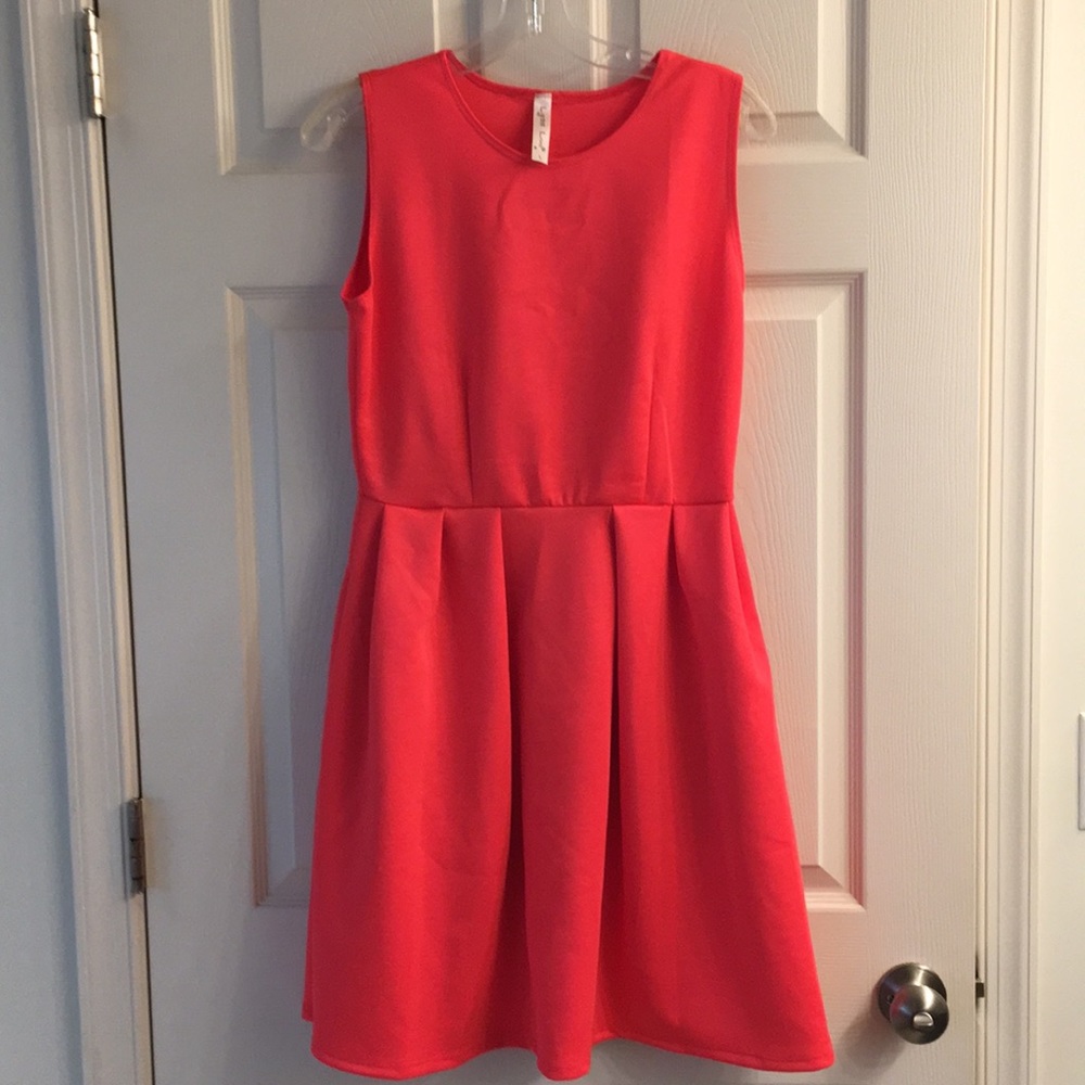Sleeveless dress